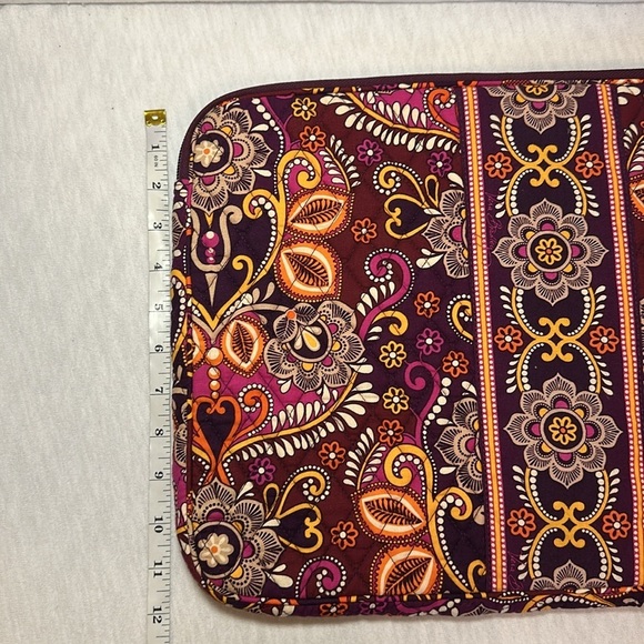 Vera Bradley VERY BERRY Laptop Sleeve Dimensions 17X12 Colorful Floral Preowned - Picture 8 of 11
